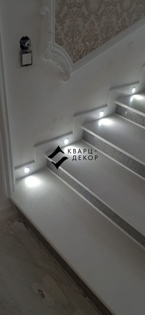 Лестница из акрила Грандекс