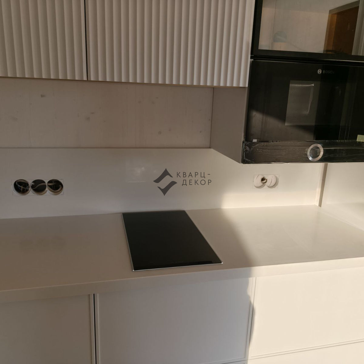 Столешница из кварцевого агломерата Vicostone BQ 200