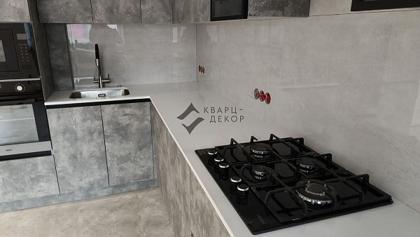 Столешница из кварцевого агломерата Vicostone BQ 5